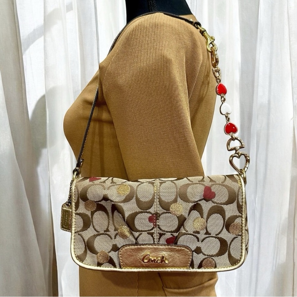 *SOLD* Vintage Coach Secret Admirer Large Flap Wristlet + Bonus Strap Extender - Picture 1 of 16
